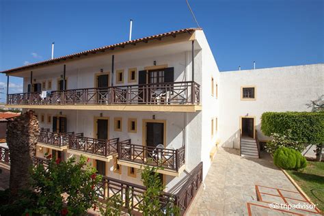 HOTEL KORINTHOS $74 ($̶8̶7̶) .